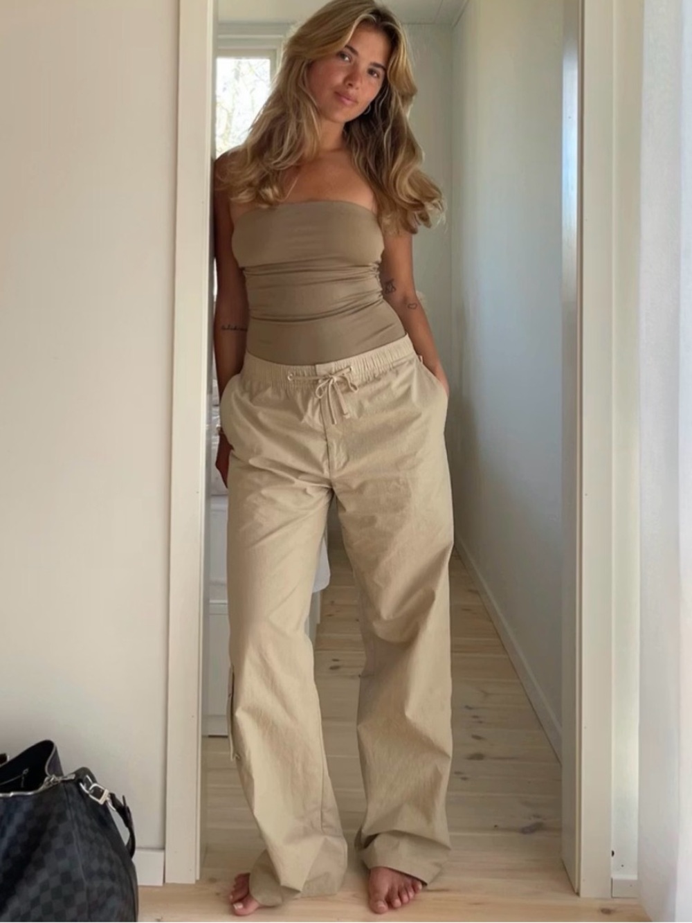 Djerf Avenue Sporty Pants Sand